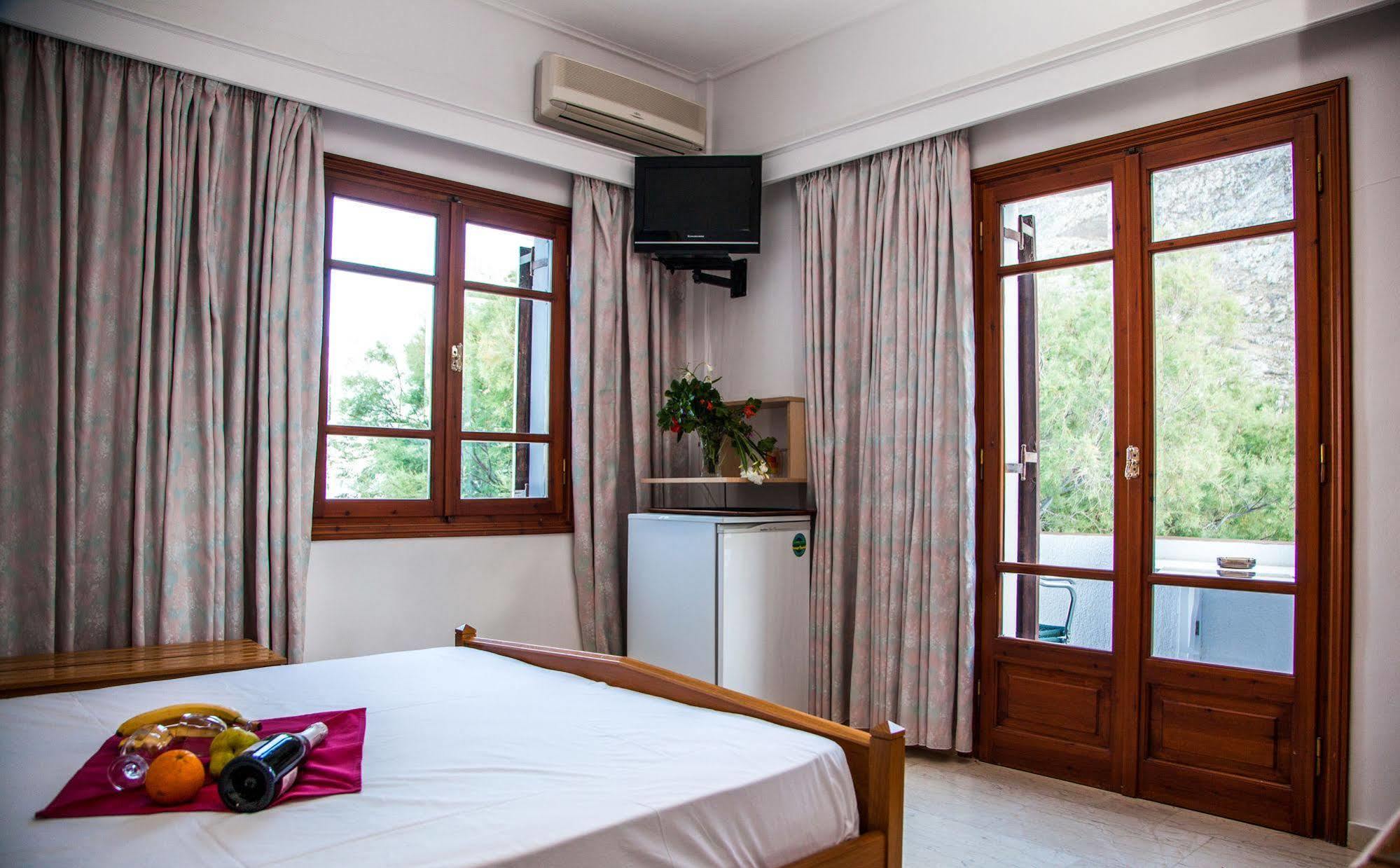 Irini'S Rooms Fteoura Kamári Exterior foto